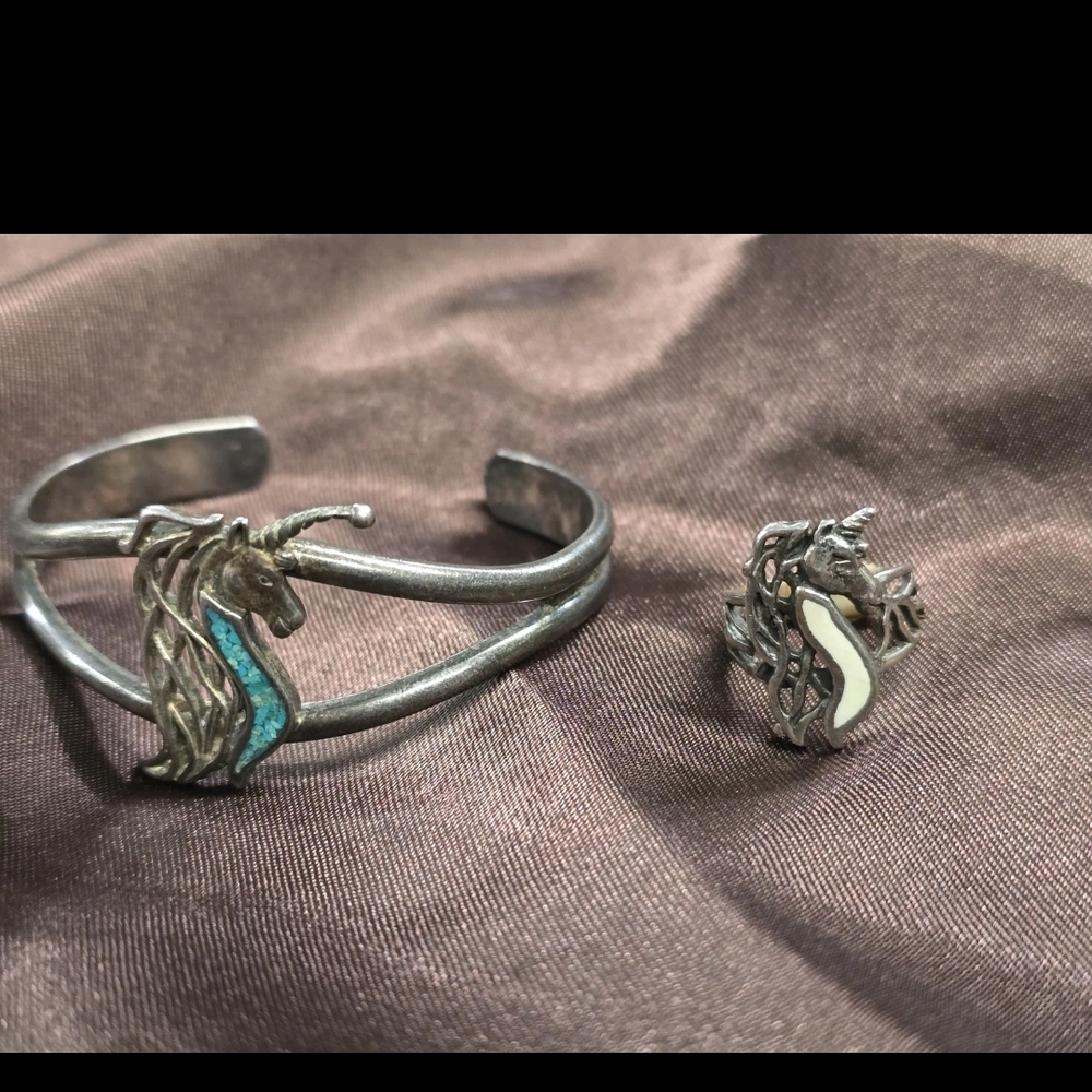 Elegant Unicorn Silver Bracelet with Blue and White Accents